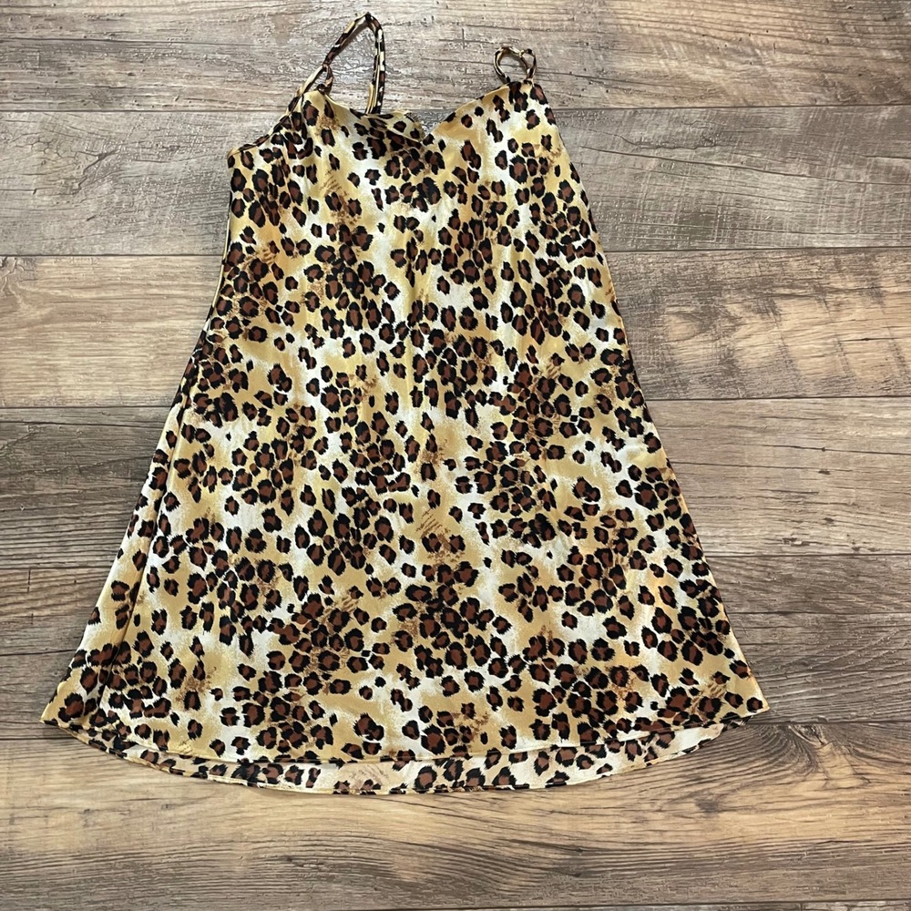 L.A. Intimates Leopard Print Satin Robe and Chemise Set‎ Small